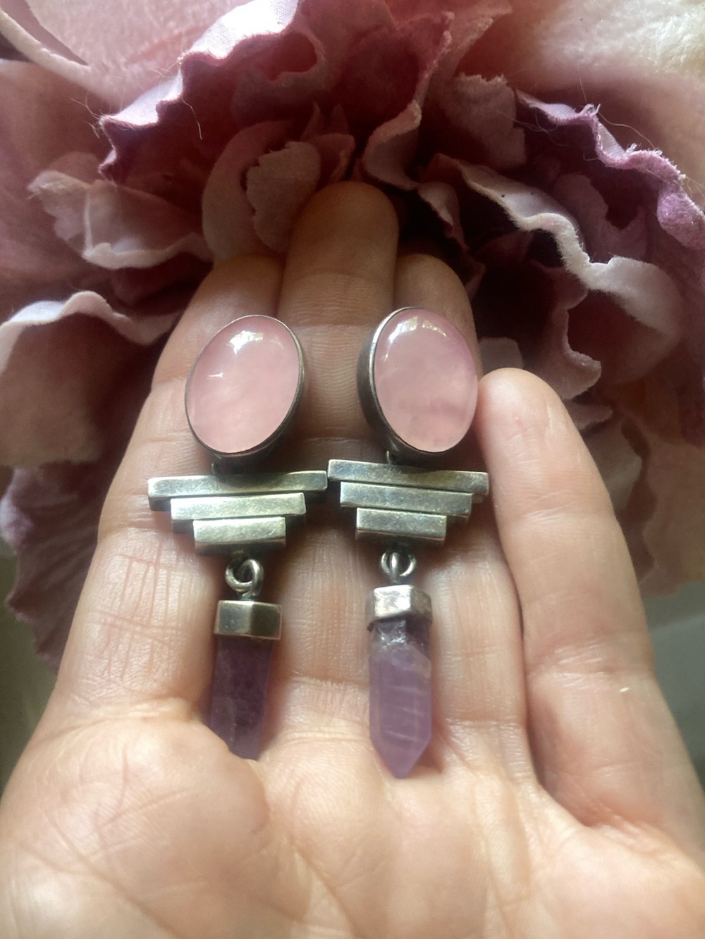 Vtg 80s Art Deco purple crystal and rose quartz drop dangle earrings chandelier